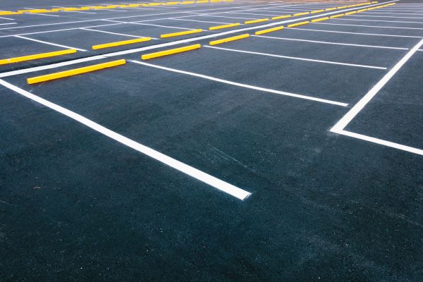 Asphalt Parking Lot Sealing in Aurora